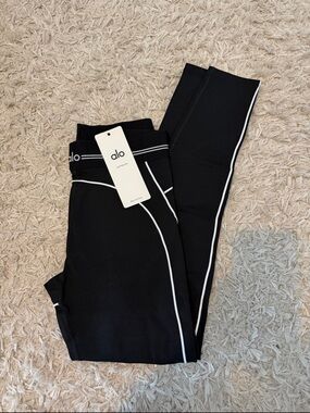 ALO Heart Throb Legging